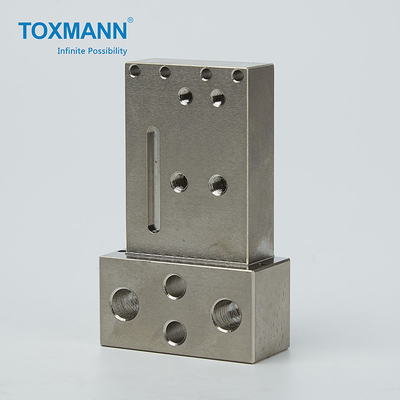 SKD61 فلز CNC فرزکاری قطعات ماشینکاری تحمل 0.02 میلی متر بادوام