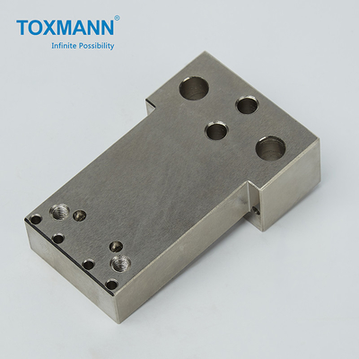 SKD61 فلز CNC فرزکاری قطعات ماشینکاری تحمل 0.02 میلی متر بادوام